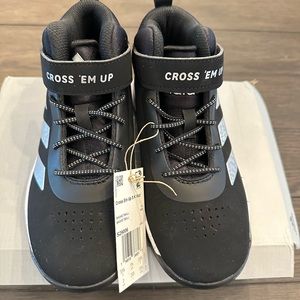 NIB cross ‘‘em up adidas basketball sneakers